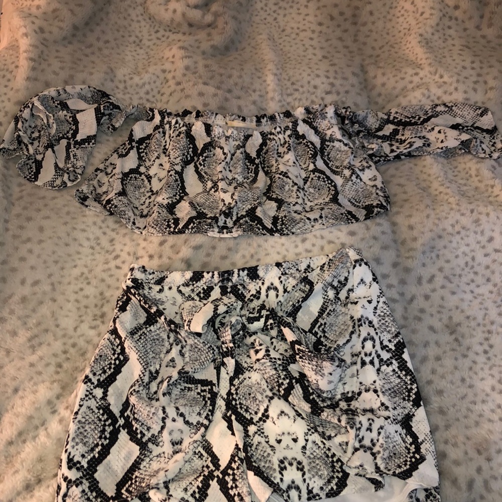 Snakeskin shorts and top set from peach love